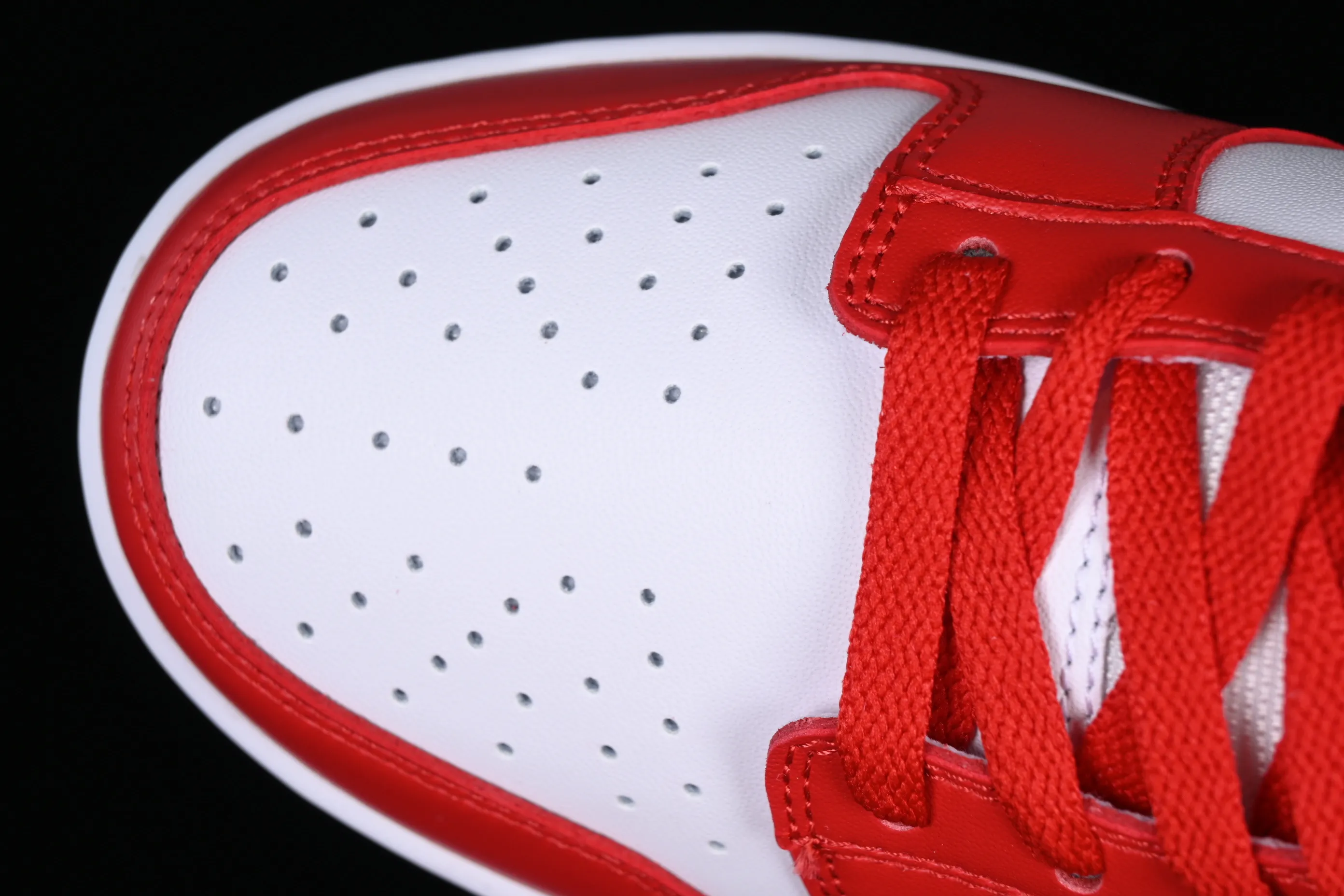 All Categories Nk SB Dunk Series Nk SB Dunk Low Low-top Sneakers Nk Dunk Low SB "University Red" White and Red Dunk Series First Layer Low-top Casual Sports Skateboard Shoes CU1727-100